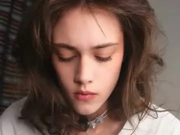 t_tragedienne — Goal: Seductive stroke my neck - I'm Helena, a little #shy about my #smalltits becuse i'm #18 years old, #young #new girl here [15 tokens remaining]