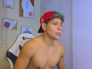 al_fox_miko_fortuni on Flirt4Free