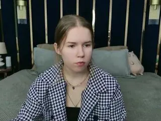 alida_brace on Flirt4Free