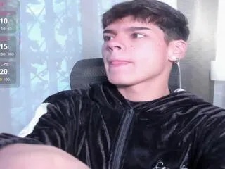 andru_miett — Freechat on Flirt4Free