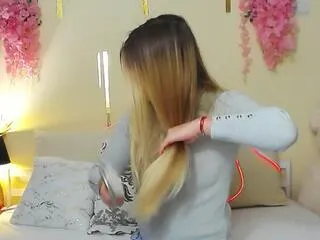 Offline elissiya on Flirt4Free