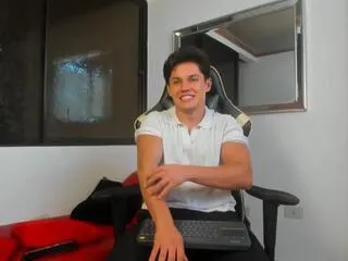 erick_wallace on Flirt4Free