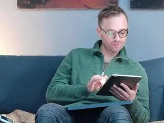 Offline eugine_h on Flirt4Free