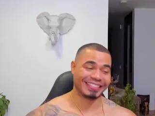 Freechat jackson_gray on Flirt4Free