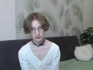 Offline masuzy_shy on Flirt4Free