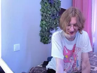 Offline masuzy_shy on Flirt4Free