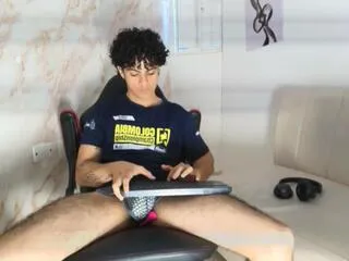 Offline mikey_banji on Flirt4Free