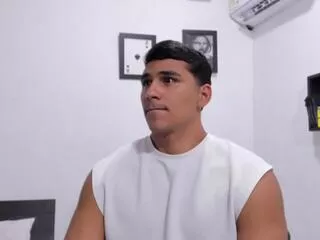 Freechat noah_lahm on Flirt4Free