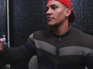 Offline viktor_herrera on Flirt4Free