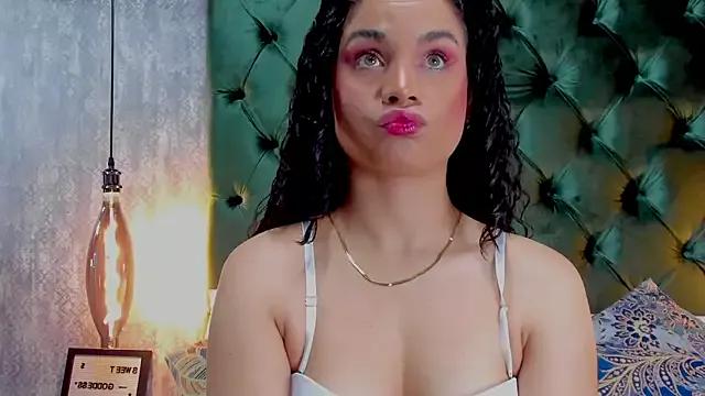AgathaMendoza on StripChat 