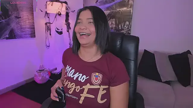 Freechat alaia7h on StripChat