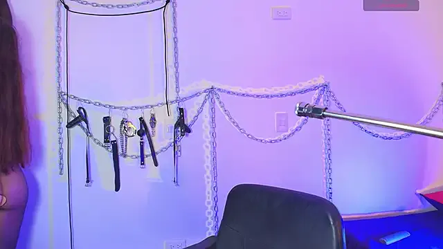 Amyyslave on StripChat 