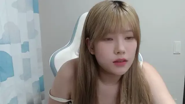 Freechat asuka_xoxo on StripChat