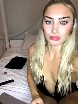 StripChat Aurii_Angel is Private Aurii_Angel — Twerk + Oil Show Incoming