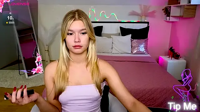 Freechat BattyMelody on StripChat