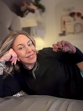 blondebitch2 — Open pussy