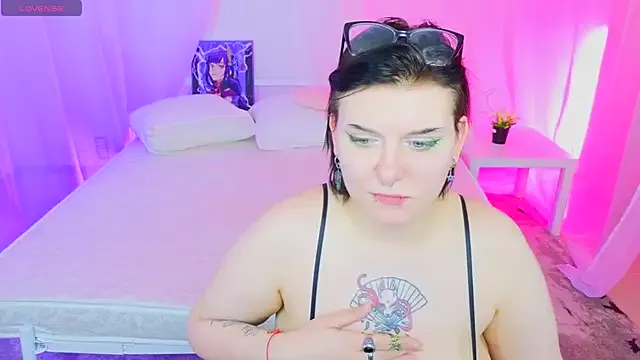 bluelunaray — spread your hips (on bed)