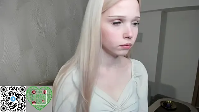 Freechat CherrylHolme on StripChat