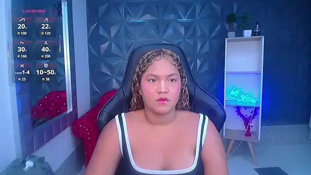 Cristal_War on StripChat