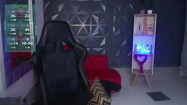 Cristal_War on StripChat