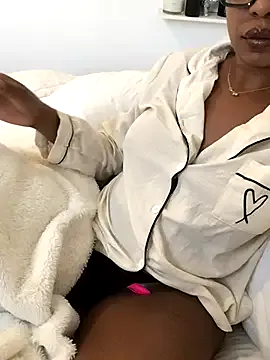 Freechat CurvyGoddessXxx on StripChat