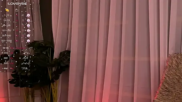 StripChat CynthiaWest is Freechat CynthiaWest — Sloppy BlowJob