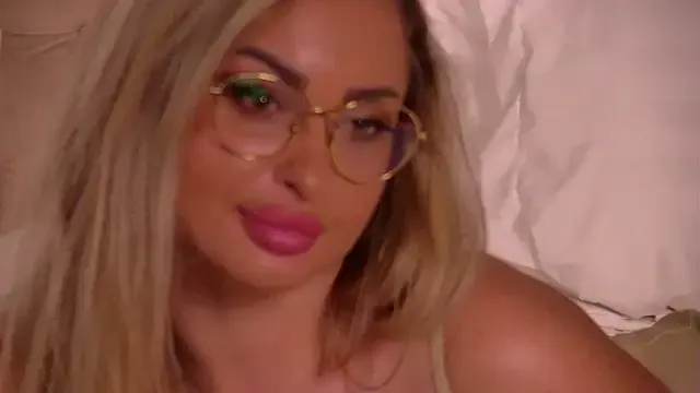 Freechat Denisse_Perry on StripChat