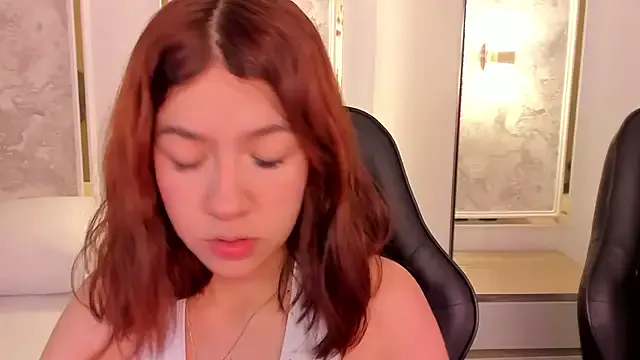 Freechat doll_eyees_ on StripChat