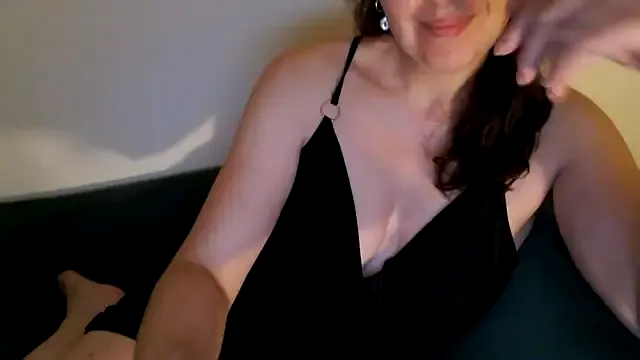 Ella_Next_Door on StripChat 