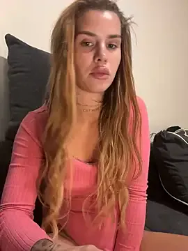 EmiliaCatalina — surprise clip