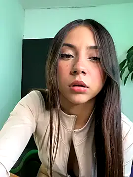 Emily_Clark1 on StripChat