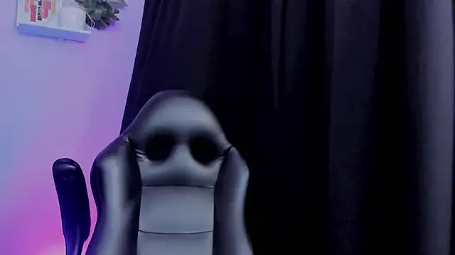 emmabridgerton on StripChat 