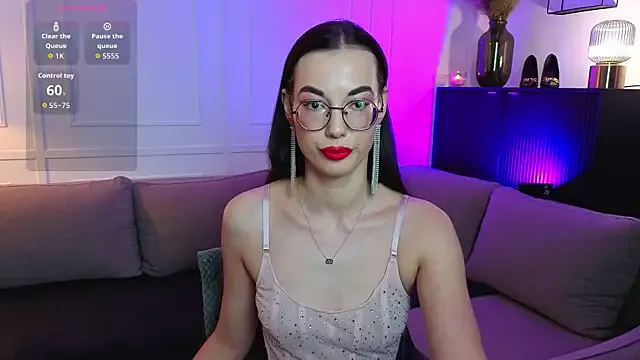 EmmaJakson — repeat the smile