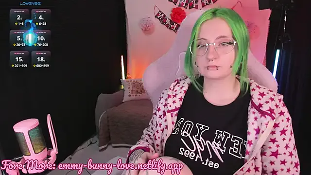 EmmyBunny on StripChat 