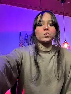 Eymmy_24 on StripChat 