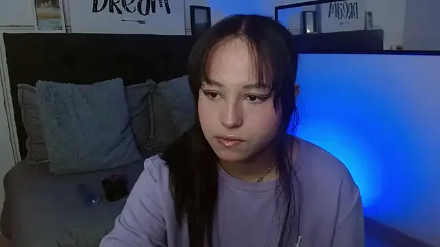 Eymmy_24 on StripChat 