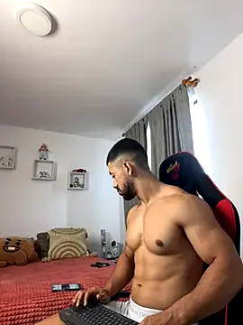 Ezzio_Scolaro on StripChat