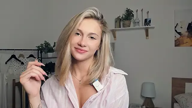 Freechat FaaBinaa on StripChat