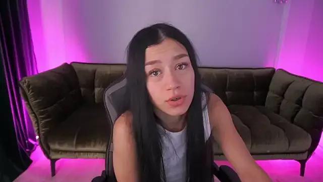 FataleNellie — Naked Doggi
