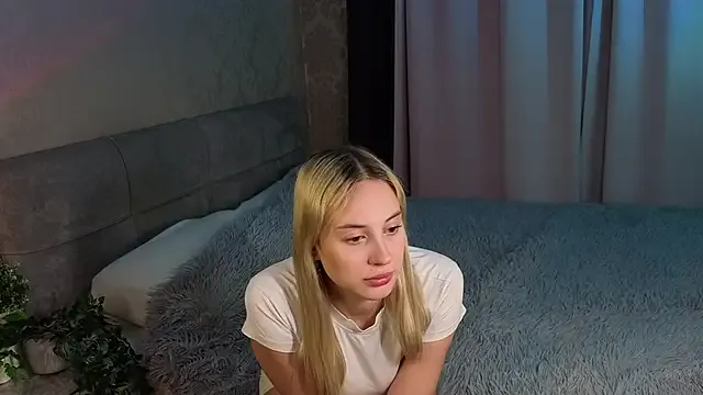 Freechat foxy_vivi on StripChat