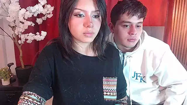 Freechat fyreandfox_ on StripChat