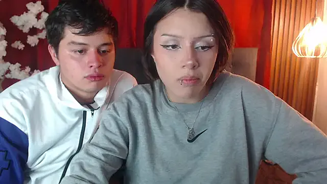 Freechat fyreandfox_ on StripChat