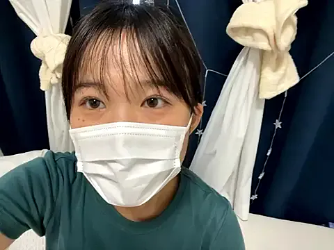 hikiwarinatto_xoxo on StripChat