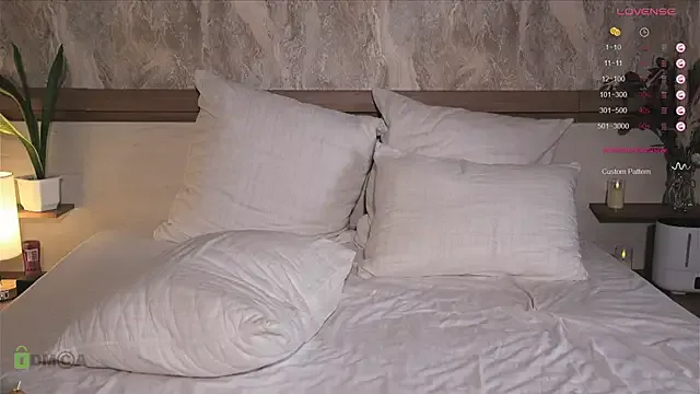 Freechat Hit-girl- on StripChat