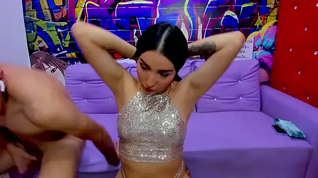 hot-threesome — DEEPTHROAT HARD AND DEEP AND REMOVE BRA