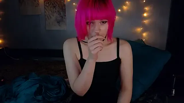 KikiMoor on StripChat 