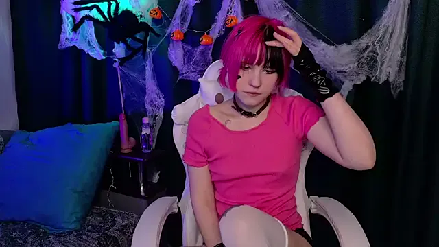 KikiMoor on StripChat 