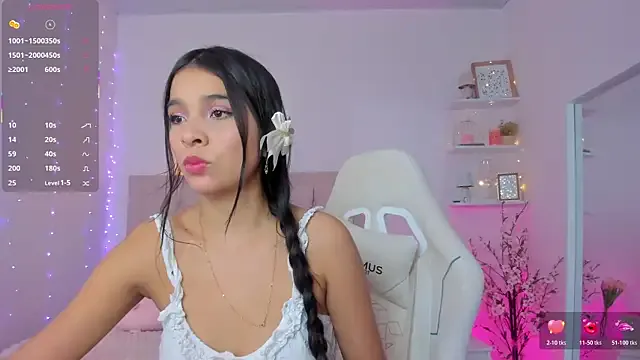 kim_dreams18 on StripChat