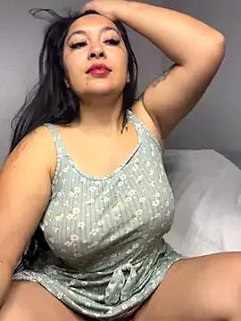 latina_curvy22 — naked kitchen