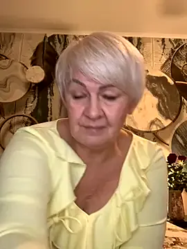 Laura_Millf — Naked woman